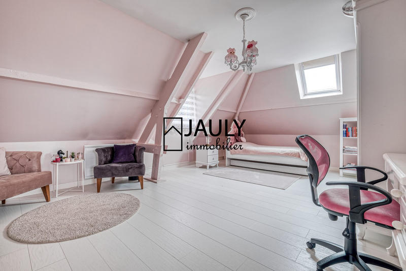 Maison - 340 m² - 10 pièces