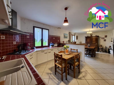 Maison traditionnelle - 202 m² - 5 pièces