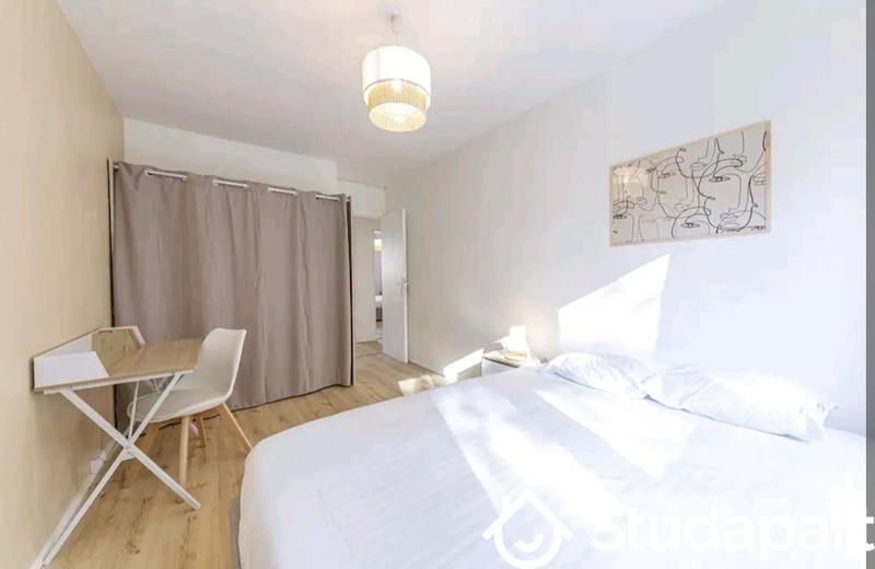 Chambre - 10 m² - 1 pièce