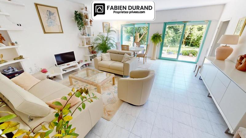 Appartement - 90 m² - 3 pièces