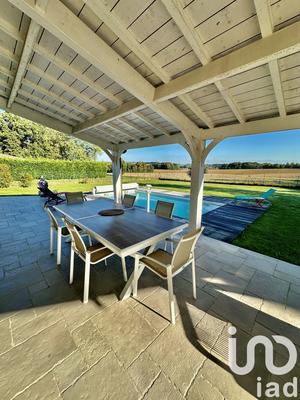 Maison - 180 m² - 10 pièces