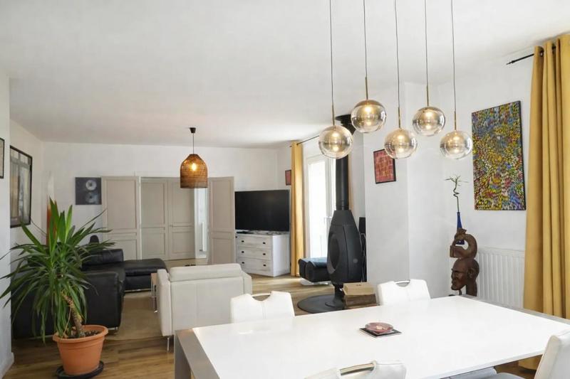 Demeure - 350 m² - 10 pièces