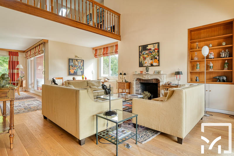 Duplex - 210 m² - 7 pièces