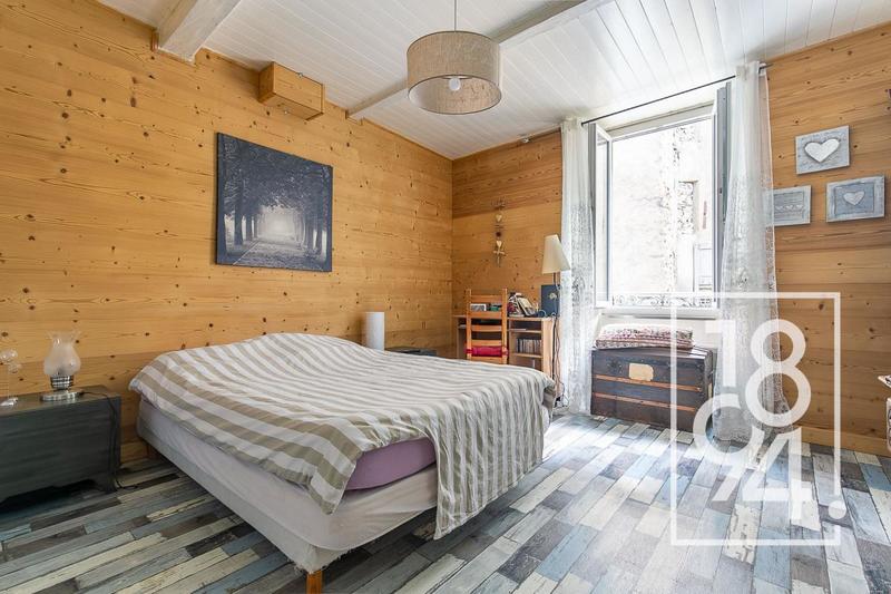 Maison - 182 m² - 8 pièces