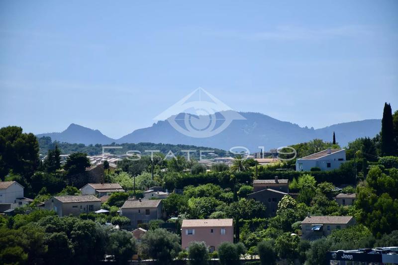 Villa - 209 m² - 10 pièces