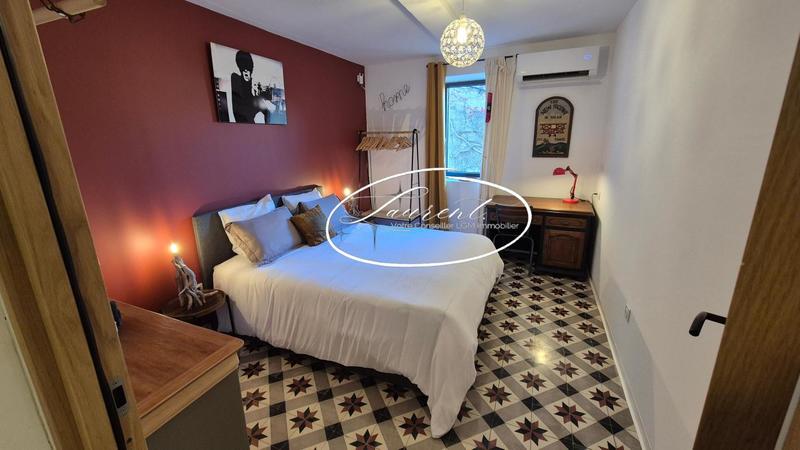 Maison - 243 m² - 8 pièces