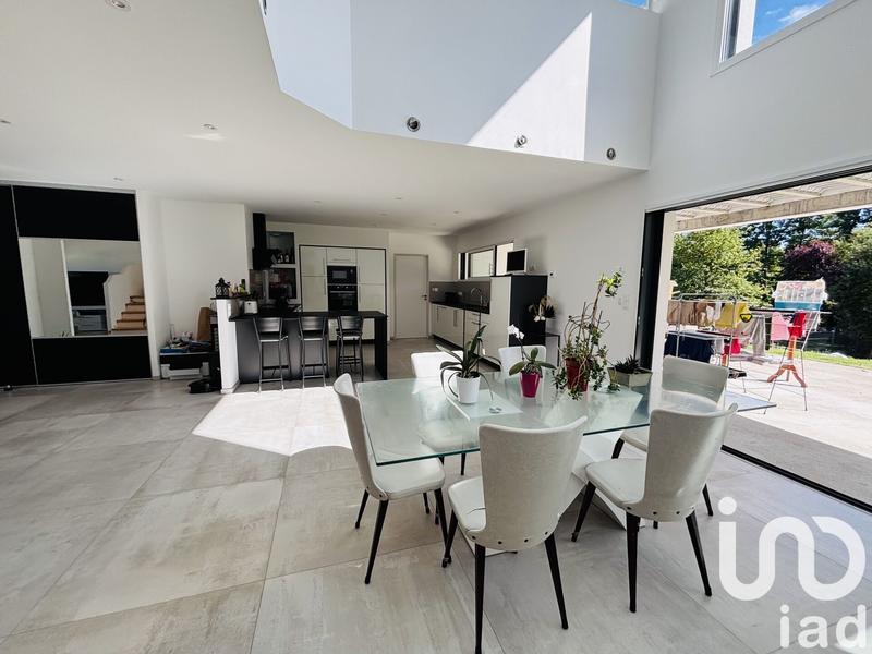 Maison - 186 m² - 6 pièces