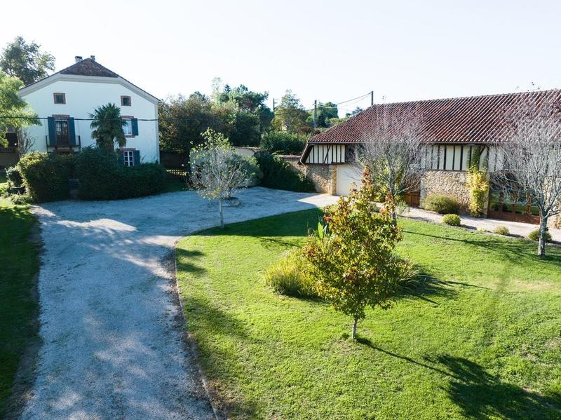 Maison - 630 m² - 9 pièces