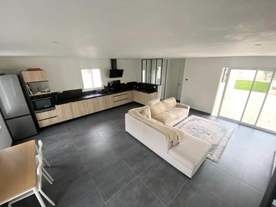 Maison - 102 m² - 4 pièces