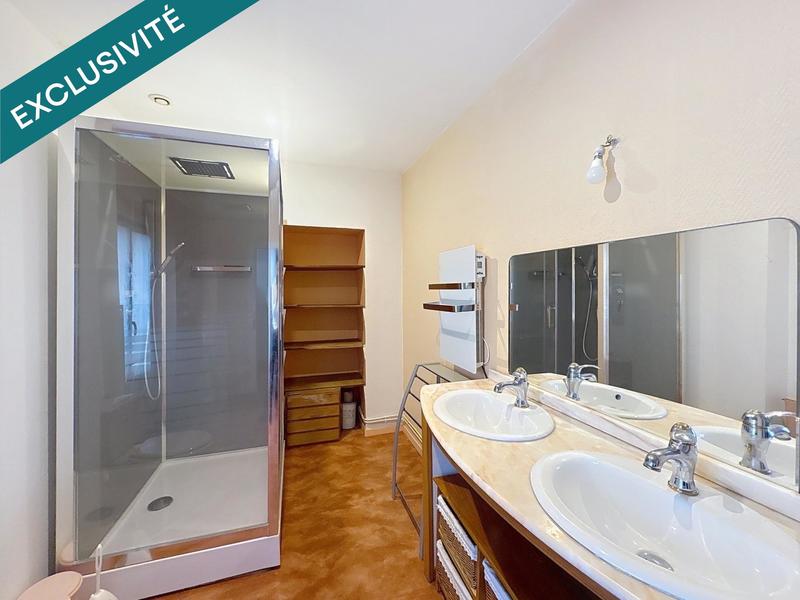 Maison - 203 m² - 7 pièces