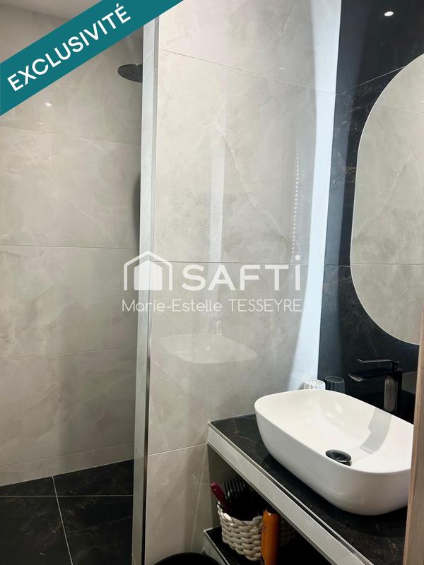 Maison - 230 m² - 6 pièces