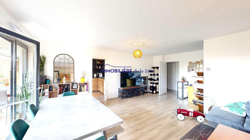 Appartement - 80 m² - 4 pièces