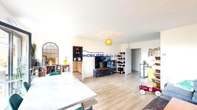 Appartement - 80 m² - 4 pièces