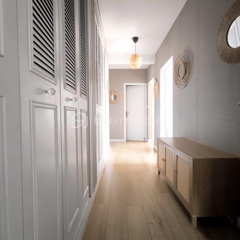 Maison - 208 m² - 7 pièces