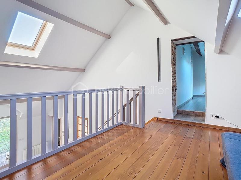 Maison - 202 m² - 6 pièces