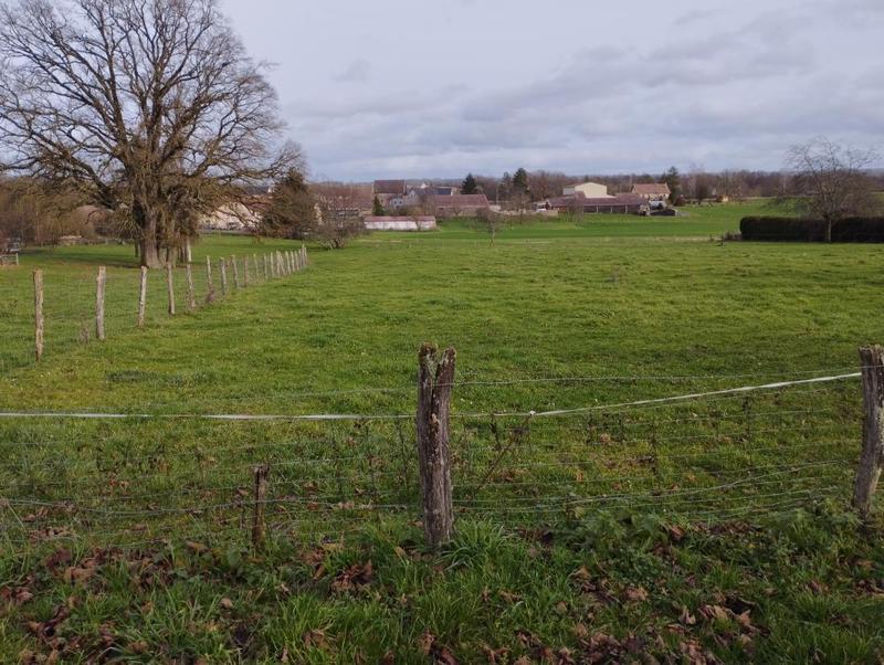 Terrain constructible - 2 200 m²