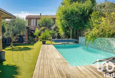 Maison - 315 m² - 10 pièces