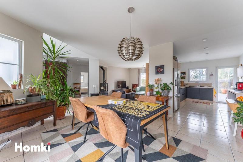 Maison - 140 m² - 5 pièces