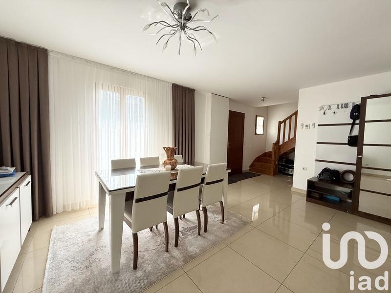 Maison - 121 m² - 6 pièces