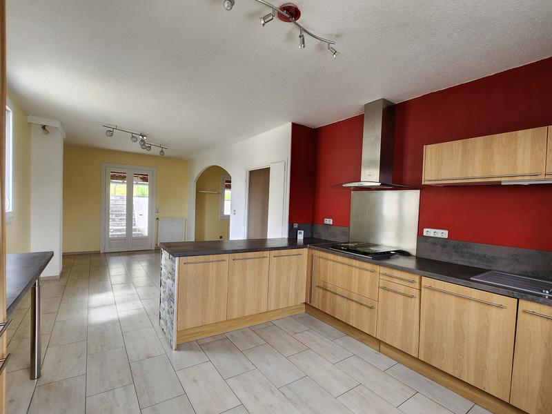 Maison - 121 m² - 6 pièces