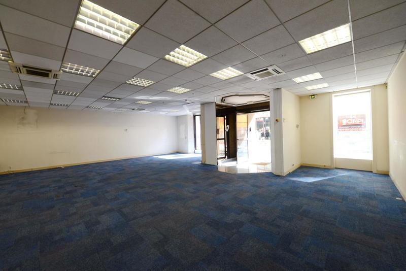 Local commercial - 200 m²