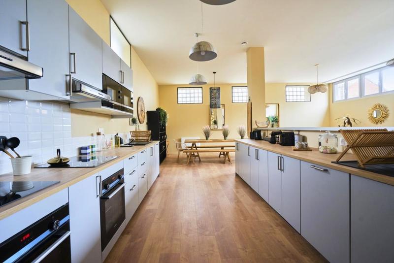 Maison - 274 m² - 12 pièces