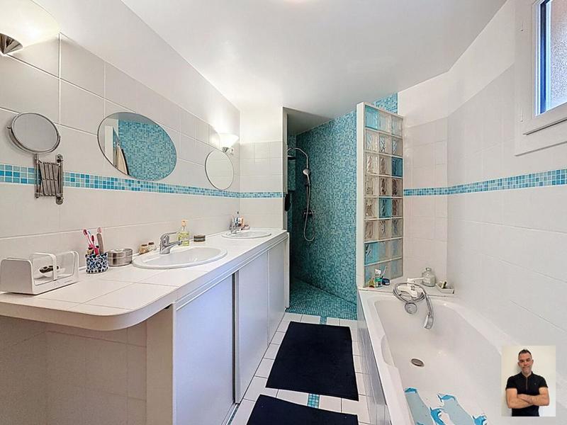 Maison - 200 m² - 6 pièces