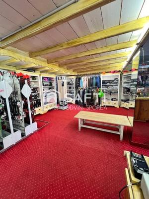 Local commercial - 67 m² - 2 pièces