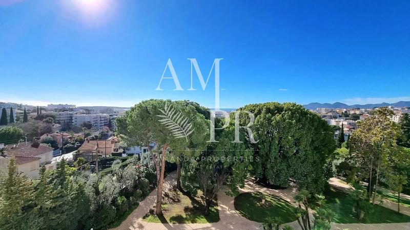 Appartement - 174 m² - 6 pièces