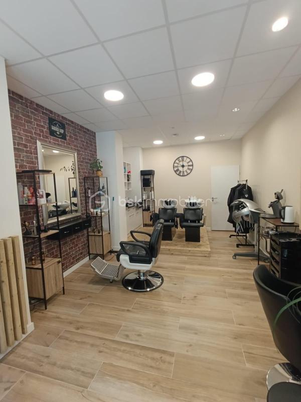 Local commercial - 226 m² - 10 pièces