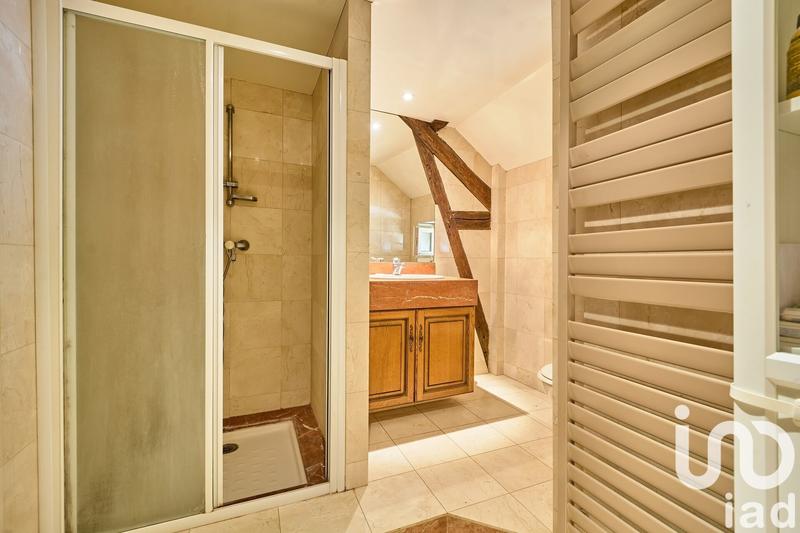 Maison - 196 m² - 7 pièces