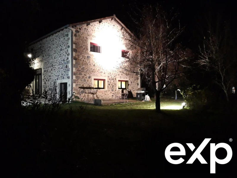 Maison traditionnelle - 219 m² - 9 pièces