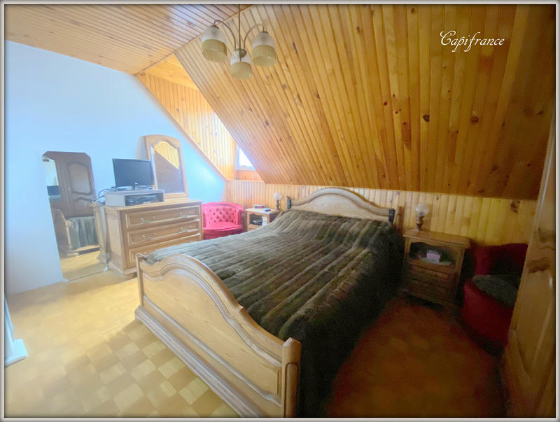 Maison - 165 m² - 8 pièces