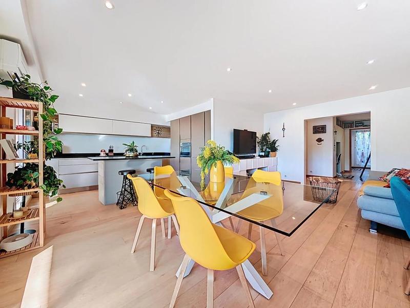 Appartement - 85 m² - 3 pièces