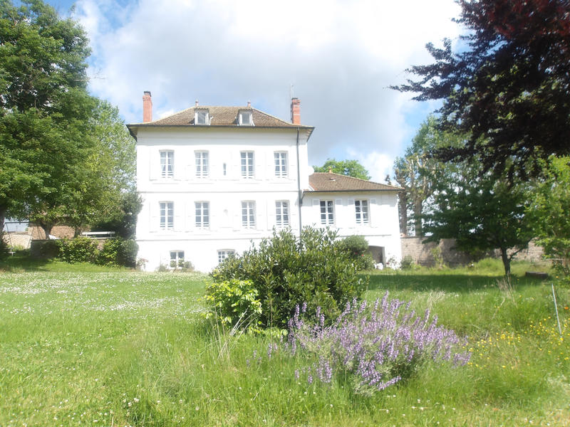 Propriété - 250 m² - 12 pièces