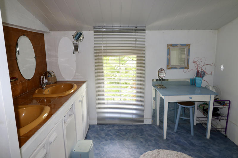 Maison - 460 m² - 9 pièces