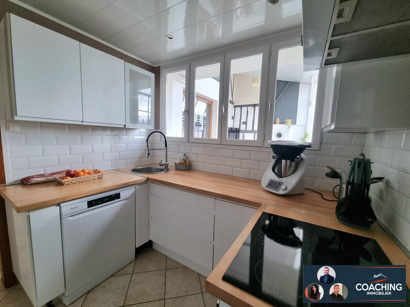 Maison - 187 m² - 9 pièces