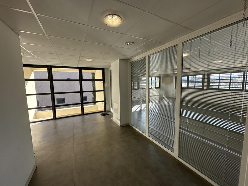 Local commercial - 385 m²