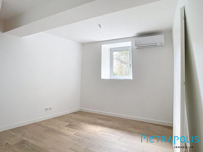 Appartement - 95 m² - 5 pièces