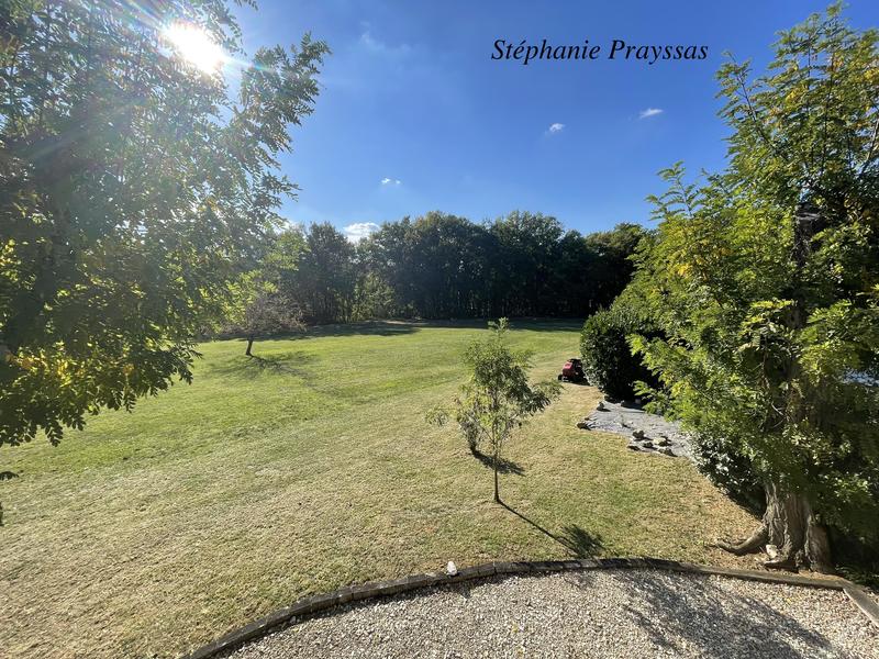 Maison - 300 m² - 8 pièces