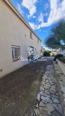 Maison - 152 m² - 6 pièces