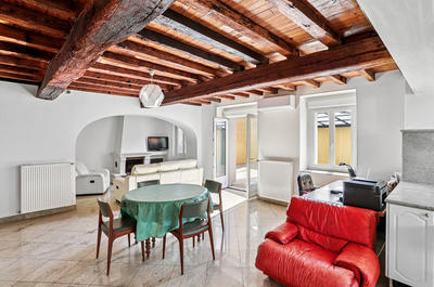 Maison - 285 m² - 10 pièces