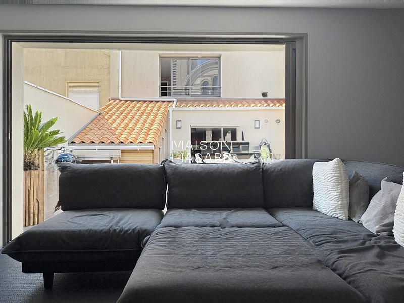 Maison contemporaine - 222 m² - 8 pièces