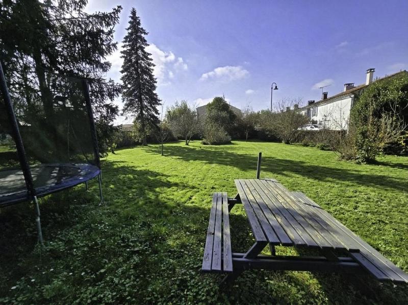 Propriété - 145 m² - 5 pièces