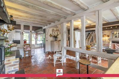 Maison - 180 m² - 8 pièces