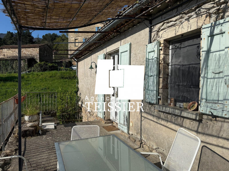 Maison - 216 m² - 12 pièces