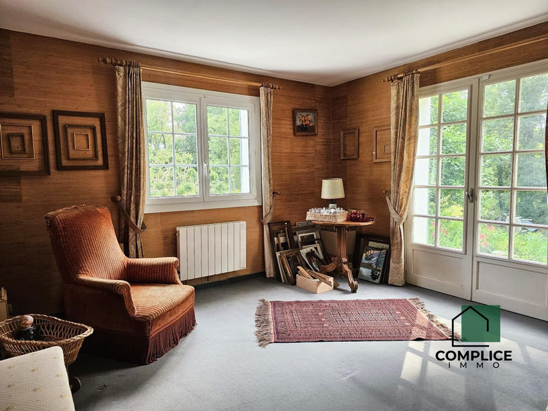 Maison traditionnelle - 160 m² - 6 pièces