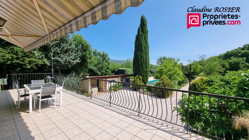 Maison - 237 m² - 9 pièces