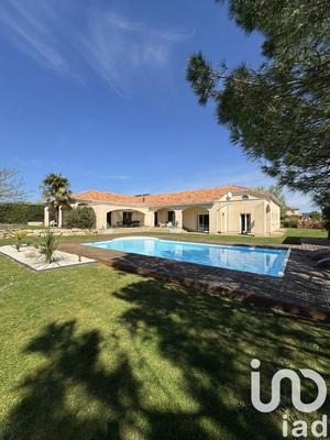 Maison de maîtres - 260 m² - 10 pièces