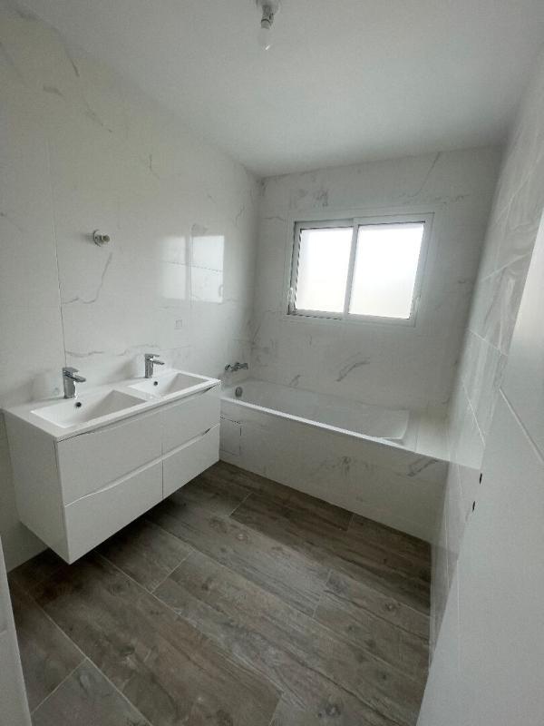 Maison - 110 m² - 4 pièces